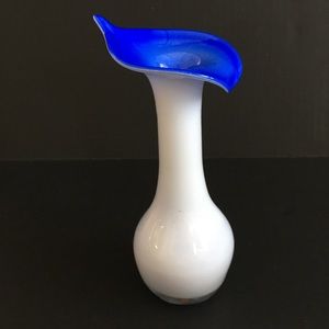 Cased Glass Jack in the Pulpit Cala Lily Vase Blue White 7.5”